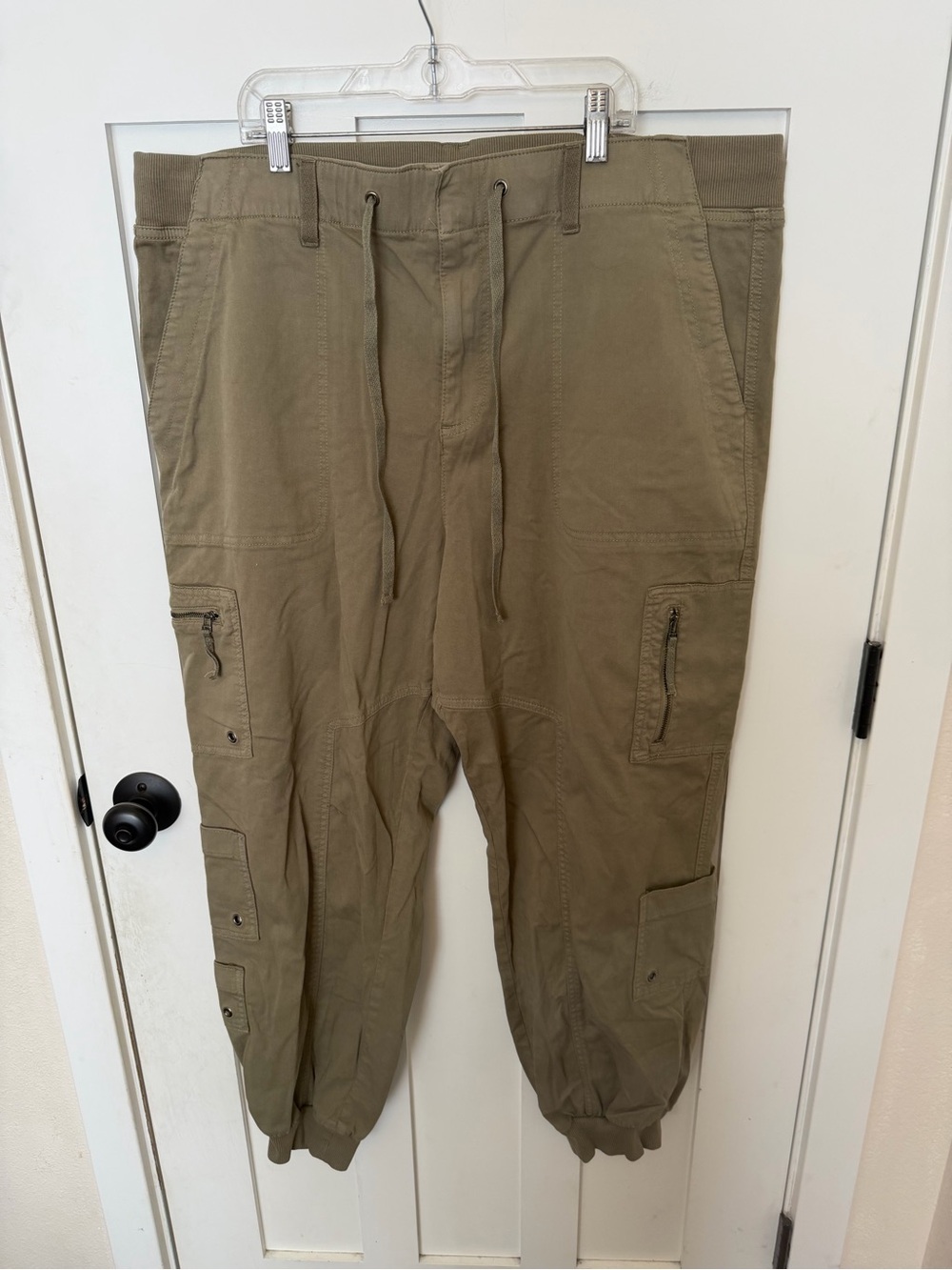 Torrid Festi Cargo Jogger Amy Olive Green Pockets NWT Plus Size 18 R - Picture 5 of 15